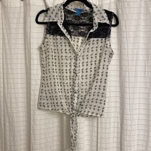 Flutterbye Top Medium White Black Skulls Tank Collared Button Up Lace Goth